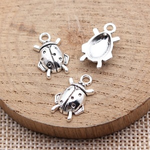 Pendentif Breloque <span class=keywords><strong>Coccinelle</strong></span> en Alliage de Zinc Argenté Antique pour Fabrication de Bijoux DIY, Colliers, Bracelets, Fournitures en Gros - Product Image 2