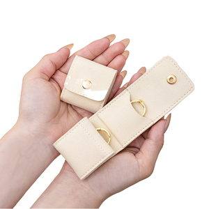 Ánh Sáng Sang Trọng Mini Nhẫn Hộp Đồ Trang Sức Xách Tay Cross-Biên Giới Du Lịch Nhung Trường Hợp Phụ Kiện Cho Bông Tai Lưu Trữ - Product Image 6