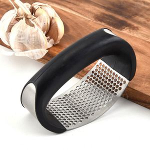 Presse-ail manuel en acier inoxydable personnalisé pour la vente en gros, avec rouleau trancheur pour gingembre, noix, fruits et légumes - Product Image 6