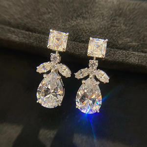 Pendientes de Cristal Blanco Dorado con Corte Esmeralda en Forma de Gota de Agua, con Engaste de Garras, Joyería Clásica de Moda para Mujer, para Bodas - Product Image 4