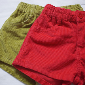 <span class=keywords><strong>Pantaloncini</strong></span> in velluto a coste per bambine, tinta unita rosso e verde, moda autunno 2026, all'ingrosso - Product Image 5