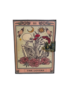 Carnet en cuir fait main The Lovers Tarot, style vintage, avec couverture gaufrée, pages vierges pour écrire, dessiner et croquis - Product Image 1