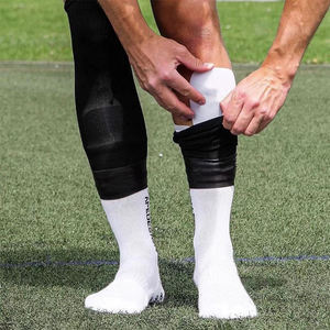 Pelindung tulang kering kustom kualitas tinggi untuk perlindungan baru Mini sublimasi pelindung tulang kering sepak bola mesin pelindung tulang kering sepak bola karbon kuat - Product Image 4