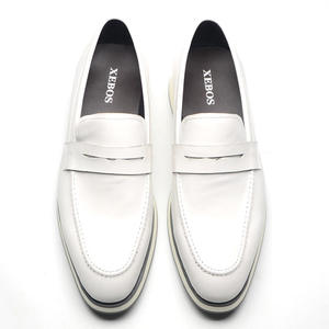 รองเท้าหนังผู้ชายแบบทางการ - รองเท้าหนังสไตล์อิตาลี รองเท้าลำลองทำมือสีขาวสำหรับงานแต่งงาน รองเท้าหนังผู้ชายแบบทางการและรองเท้าอ็อกซ์ฟอร์ด - Product Image 2