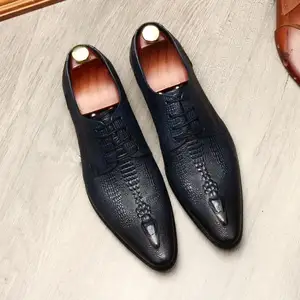 Erkekler için 2024 yüksek kaliteli deri iş rahat ayakkabılar erkekler için Derby deri ayakkabı elbise ayakkabı oxfordlar