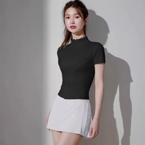 Maillot de tennis pour femme, personnalisé avec logo frontal, 82,5 % polyester, coupe slim, respirant, col ras du cou zippé, manches courtes, vente en gros - Product Image 1