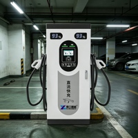 Station de recharge portable tout-en-un pour véhicules électriques, idéale pour les lieux événementiels et les recharges temporaires.