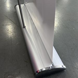 Banner Retráctil Portátil Personalizado, Rollo de Aluminio Resistente para Exhibición Independiente para Promociones Publicitarias - Product Image 3