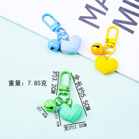 Porte-clés en résine 3D en forme de cœur couleur bonbon avec clochette, breloque pour étui d'écouteurs, accessoires de sac à main et pendentif