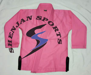 Kimono de Jiu-Jitsu brésilien pour enfants, rose avec contraste noir, vente en gros, fabrication de kimonos de Jiu-Jitsu, patchs personnalisés - Product Image 1