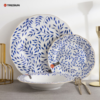 Service de vaisselle en porcelaine fine, motif floral nordique, feuille verte classique, bord doré moderne, pour mariage