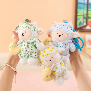 Porte-clés en polaire de la série Little Lamb - Styles variés, petits porte-clés en polaire d'agneau, accessoires pour sacs, cadeaux de fêtes - Product Image 5