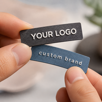 Étiquettes en silicone de luxe, fabrication en usine, faible MOQ, patchs en caoutchouc 3D avec logo, accessoires vestimentaires, étiquettes en silicone