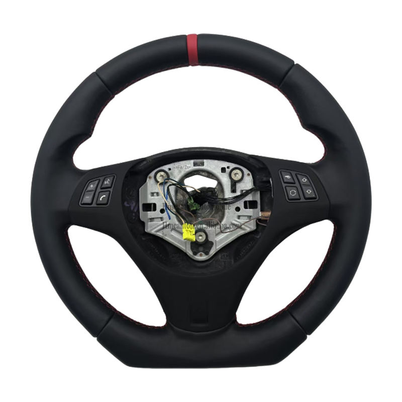 Série m avec trous + cuir lisse + couture rouge