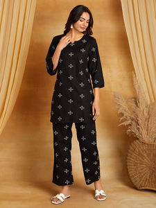 Nouvelle Collection : Ensembles Haut et Pantalon 100% Viscose Rayonne à Imprimé Floral pour Toutes Saisons, Idéal pour les Fêtes, Matériaux Recyclés, Fournisseur Indien - Product Image 4