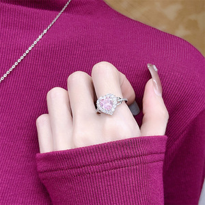 Exquisito conjunto de joyería de tres piezas simple de onda Coreana de lujo anillo de amor rosa de moda Latón chapado en oro para el Día de San Valentín - Product Image 6