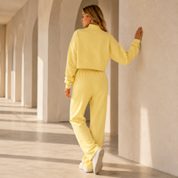 Ensemble deux pièces personnalisé pour femme, col montant court, pantalon évasé taille haute, idéal pour les balades en ville et les rassemblements décontractés