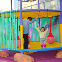 Parc de cordes extérieur personnalisé à plusieurs niveaux pour enfants, équipement de jeu d'escalade pour parcs à thème et centres de villégiature familiaux