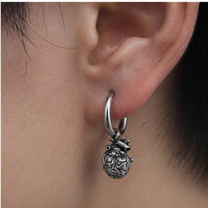 Pendientes de aro con colgante de corazón yunnique, plata tibetana, estilo gótico oscuro, regalo de joyería unisex - Product Image 4