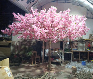 Arbre artificiel japonais Sakura en fleurs de soie rose, branches en plastique - Product Image 4
