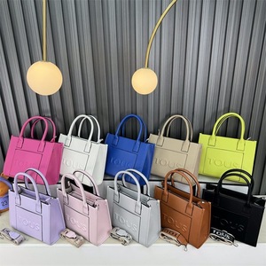 <span class=keywords><strong>Bolso</strong></span> Tote de Gran Capacidad con Letras en Relieve, Moderno y Elegante, Tipo <span class=keywords><strong>Bandolera</strong></span>/<span class=keywords><strong>Bolso</strong></span> de Mano, Marca TOUSES, Alta Calidad, Venta al Por Mayor - Product Image 2