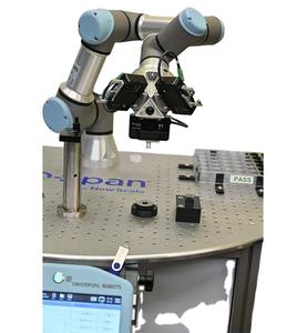 Robot collaboratif universel UR10e Cobot Portée 1300 MM Charge utile 10 kg Avec pince Onrobot pour l'emballage et le placement - Product Image 5