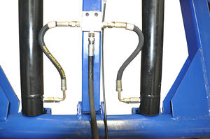 油圧ホイールストッパー4つのポストスチール車リフトダブルシリンダー私たちのリフトデザイン - Product Image 2