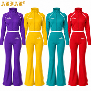 Pakaian Streetwear Musim Gugur Y2K Grosir Pakaian Wanita Bordir Logo Crop Top Jaket Celana Jogger Setelan Wanita 2 Potong - Product Image 1