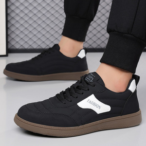 Chilowa Baskets blanches pour hommes, chaussures décontractées à talon bas et semelle en caoutchouc - Product Image 4