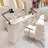 Mobilier de salon de beauté moderne Offre Spéciale Table de manucure double simple Table à ongles en bois avec lampe à ongles