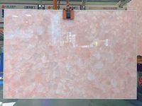 Grande dalle de quartz rose poli pour mur d'accentuation de luxe et plan de travail de cuisine