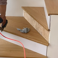 Mehrschichtige Massivholz-Treppenstufen Erschwingliches Luxusdesign Wasserdicht Rutschfest Vorbehandelt Verstärkte Verbundstufen für Innenbereich