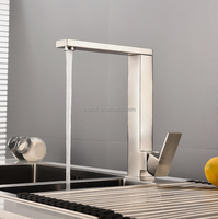 Ensemble de douche moderne monocommande en acier inoxydable à poser sur le plan, finition chromée, avec cartouche céramique rotative pour eau chaude/froide