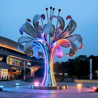 Lampes paysagères lumineuses en acier inoxydable coloré, étanches IP65, à intensité variable, en forme de sculpture d'arbre, sur mesure