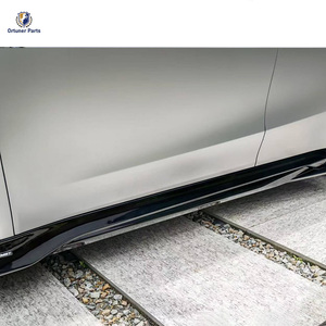 Kit Carrosserie Style <span class=keywords><strong>C</strong></span> pour <span class=keywords><strong>Tesla</strong></span> <span class=keywords><strong>Model</strong></span> Y 2025 et plus – Pièces Auto en ABS Noir Brillant : Lame de Pare-chocs Avant, Jupes Latérales, Diffuseur Arrière, Sortie d'Échappement à Visser - Product Image 5