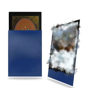 Protège-cartes en plastique brillant et durable FX, coins carrés, pour cartes de jeu et de collection, en noir, bleu, blanc, rouge, violet - Product Image 4