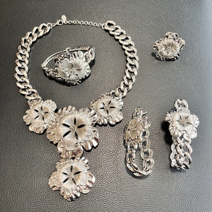 Juego de Joyería de Flores Chapadas en Oro Zhuerrui, Collar de Cadena Gruesa con Flores Esmaltadas, Juego de Aretes y Pulsera para <span class=keywords><strong>Mujer</strong></span> H20188 - Product Image 5