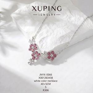 Collier pour femme XUPING Jewelry Wholesale <span class=keywords><strong>Jingjing</strong></span> plaqué or blanc avec pendentif synthétique CZ en forme de papillon, nœud et fleur - Product Image 2