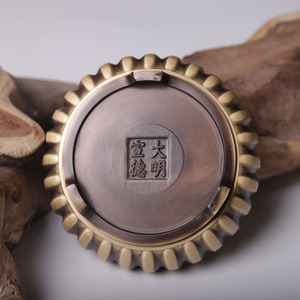 Brûleur d'encens en cuivre pur en forme de citrouille à trois pieds pour usage domestique, offrandes bouddhistes et culte en intérieur. Cuivre pur épaissi - Product Image 3