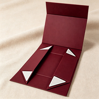 Boîte en forme de livre magnétique avec logo personnalisé, emballage en carton rigide biodégradable, impression quadricolore et finition UV, boîte cadeau