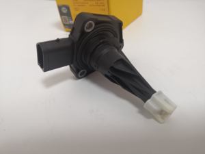 适用于宝马 X3 X4 X5 F07 F10 F11 F15 F18 F20 发动机油位传感器全新状态型号 12617638341 12618608779 12617636294 - Product Image 2