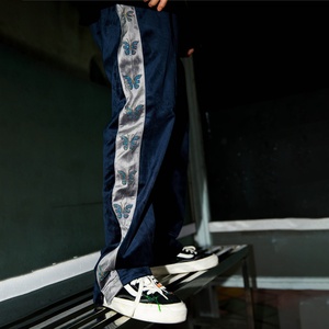 Pantalon de jogging en velours vintage hip-hop personnalisé de haute qualité avec strass pour homme - Product Image 2