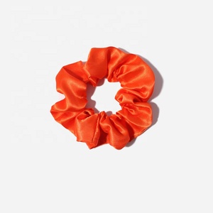 Accessoires pour <span class=keywords><strong>cheveux</strong></span> pour filles et femmes élastique uni croquant pour les <span class=keywords><strong>cheveux</strong></span> personnalisable en vrac vente en gros de chouchous en satin de soie - Product Image 3