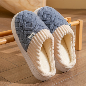 Pantuflas de invierno y otoño para hombre y mujer, zapatos de algodón cálidos y cómodos para interiores y exteriores. - Product Image 6