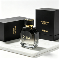 Botella de Perfume Cuadrada de Vidrio de 50 ml Modelo VISTA con Tapa Dorada, Collar de Aluminio, Pulverizador de Bayoneta, Serigrafía, Frascos Vacíos