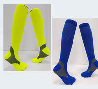 Chaussettes de sport en coton épais pour femmes - Design antidérapant jusqu'aux cuisses pour la course à pied et la corde à sauter en hiver