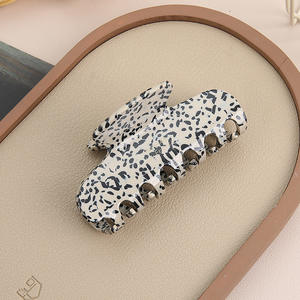 Accessoire pour cheveux en acétate de haute qualité, style européen et américain, pour femmes, fabriqué en France. - Product Image 6