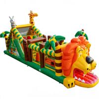 Wahana Permainan Inflatable PVC Ramah Lingkungan Bertema Safari Hutan, Rintangan Berbentuk Singa Jerapah, Peralatan Petualangan Kebun Binatang Anak-Anak, Kelas Komersial