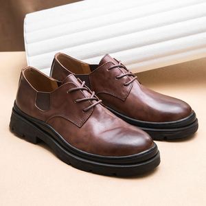 2025 nouvelle mode hommes chaussures en cuir affaires formelles et décontractées hauteur augmentant avec des semelles épaisses et bout fermé - Product Image 1