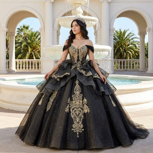 Vestido de Quinceañera de Lujo Negro con Escote Corazón y Corte Imperio, con Cola Capilla de Encaje Dorado y Apliques de Cristales para Mujer - Product Image 1